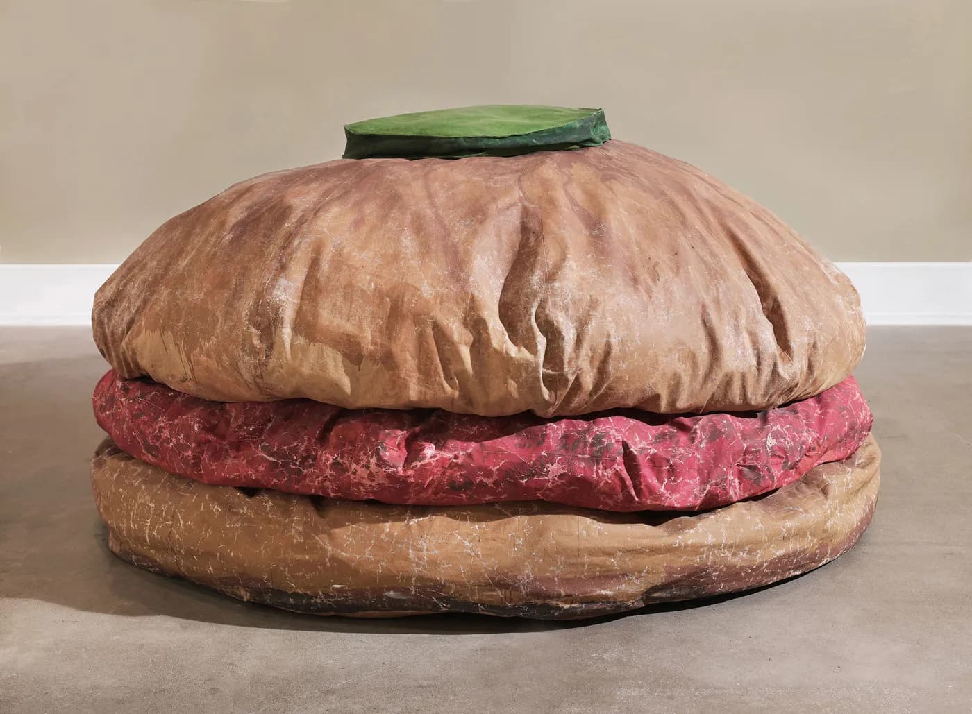 Claes Oldenburg – Floor Burger 