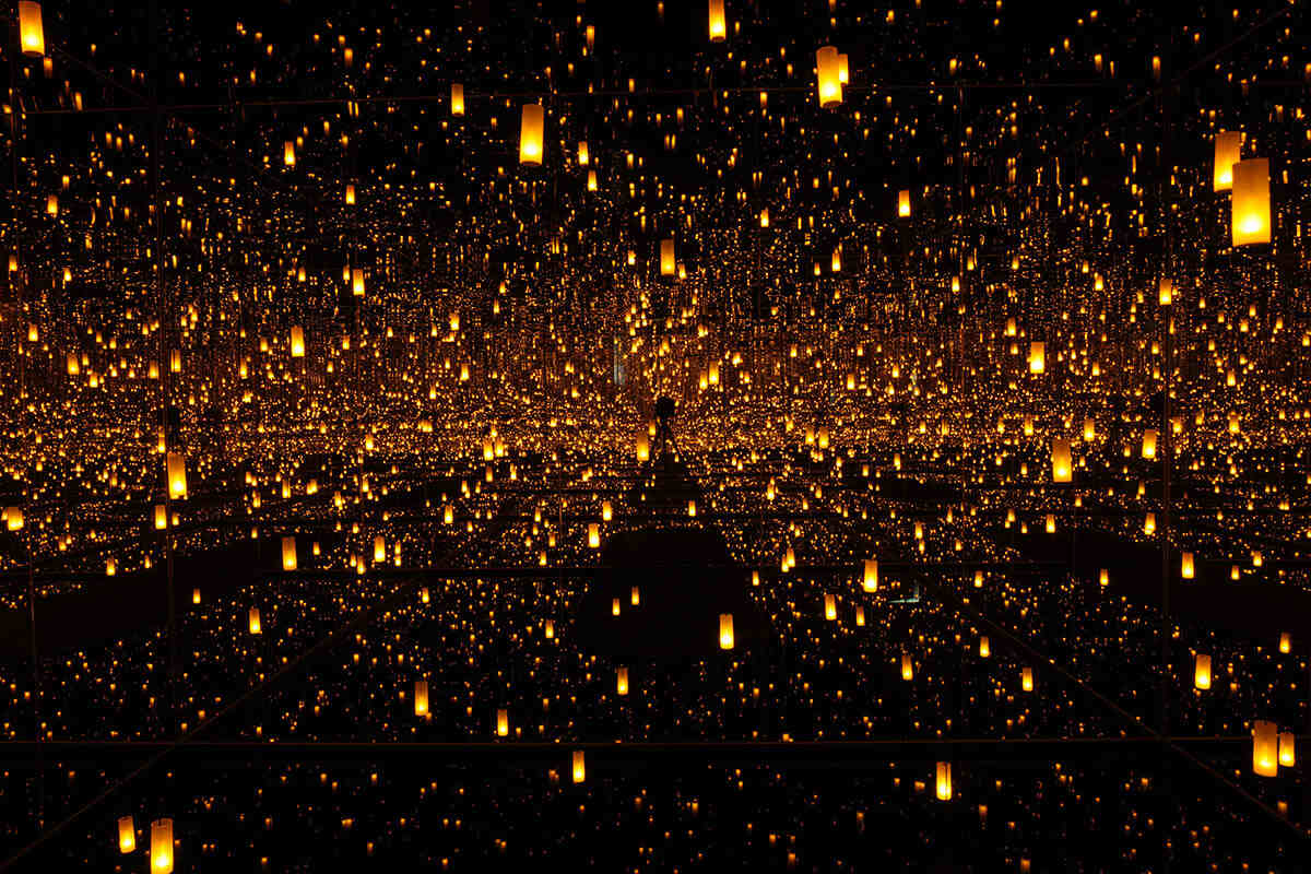 "Infinity Mirror Rooms" – Yayoi Kusama 